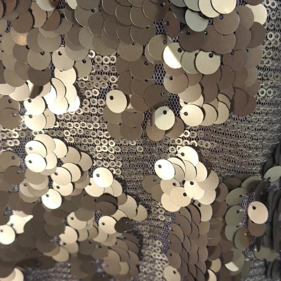 Lovedrobe Women’s Top Tank Gold Sequin Front Black Back Sleeveless Scoop Size 14 - Picture 2 of 10